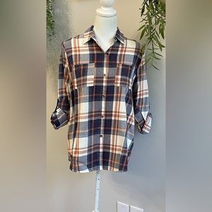 Doe & Rae NWT Size Medium Button Down Denim Top